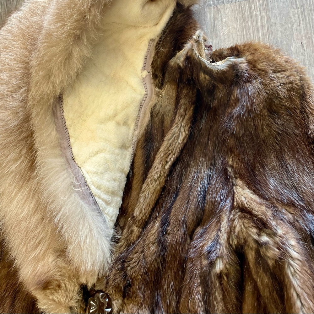 Vintage 1950s Old Hollywood Glamor Big Collar Fox + Fur Coat - Picture 15 of 17